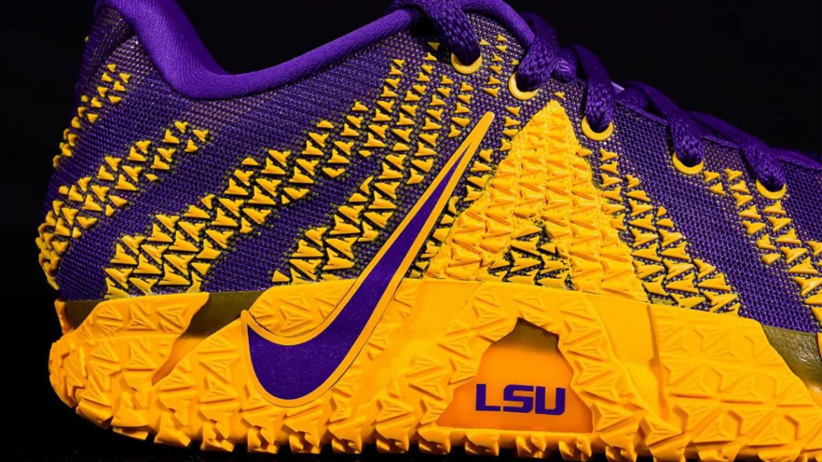 Hinh anh 7: Ja Morant trinh lang bo suu tap giay Nike Ja 3 NCAA PE doc quyen