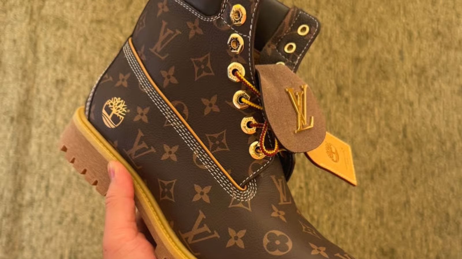 Hinh anh 2: Doi boots Louis Vuitton x Timberland phien ban gioi han 50 doi do Pharrell Williams thiet ke