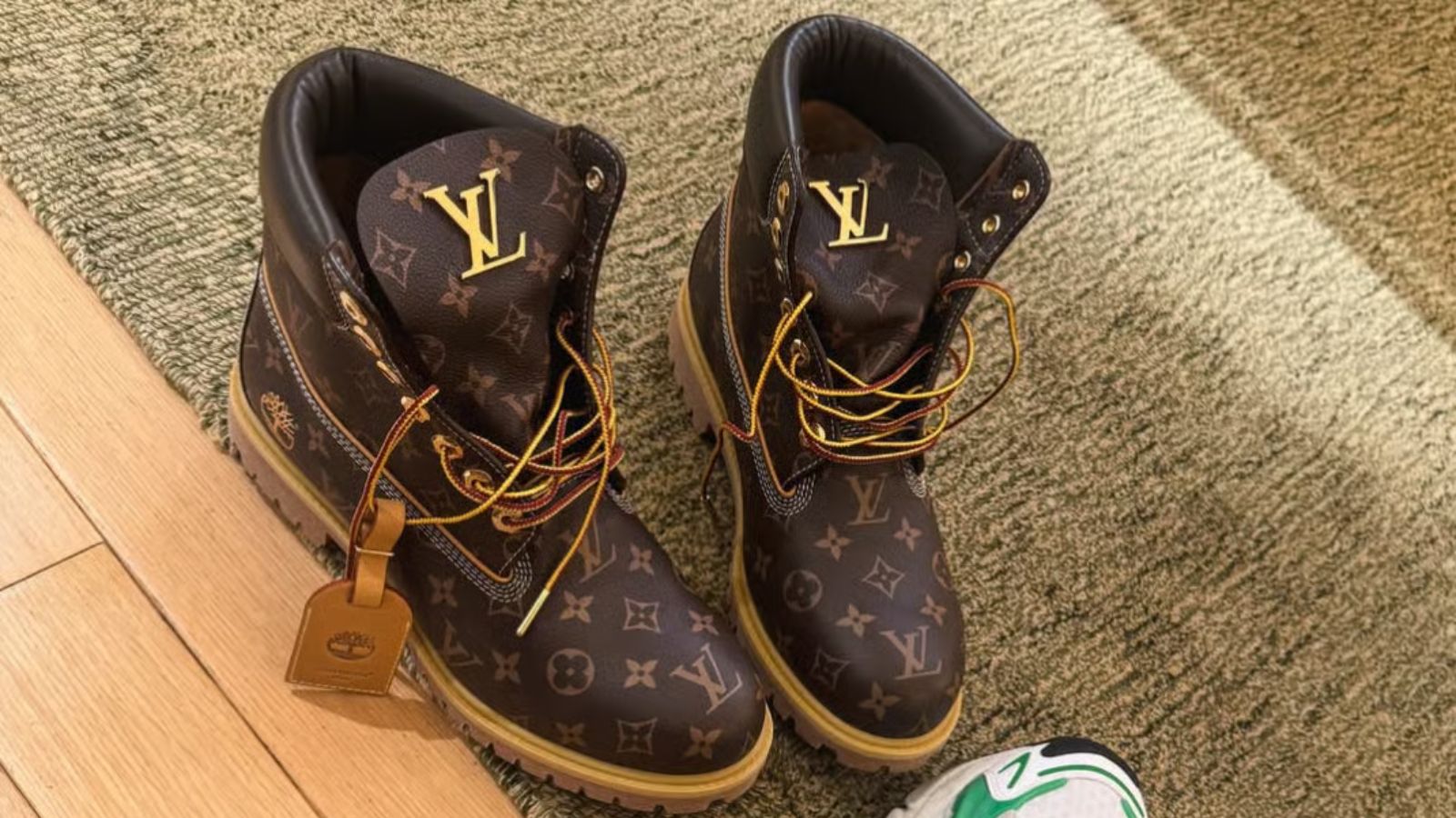 Hinh anh 7: Doi boots Louis Vuitton x Timberland phien ban gioi han 50 doi do Pharrell Williams thiet ke