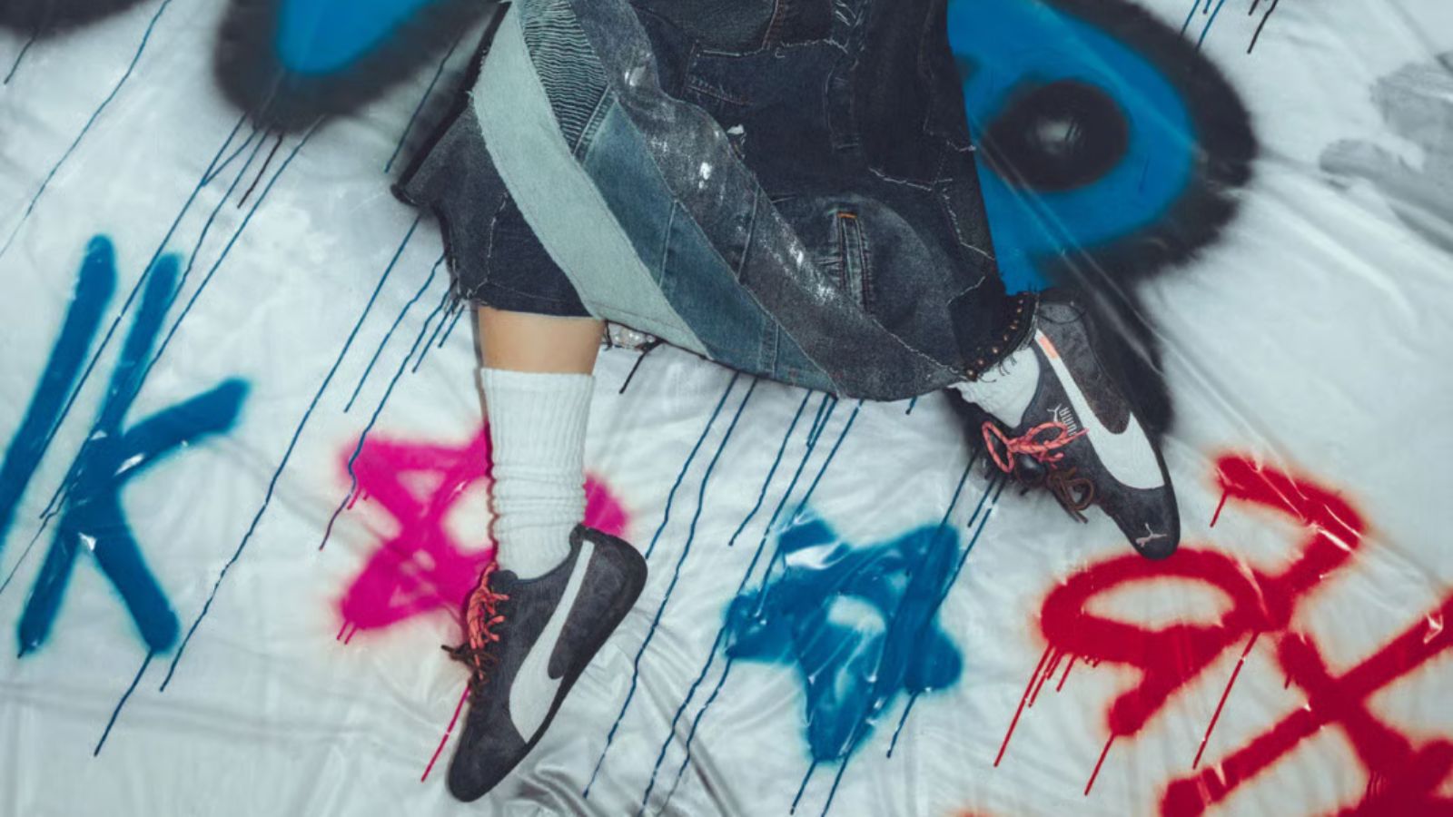 Hinh anh 1: Giay Puma Speedcat Denim Lover, hop tac giua Puma va atmos, ton vinh van hoa denim Nhat Ban.