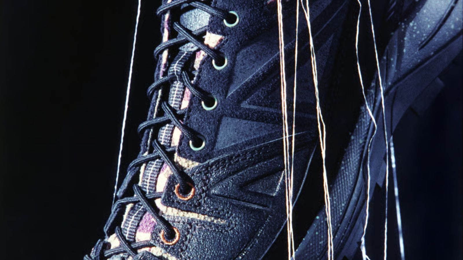 Hinh anh 3: Doi giay Carhartt WIP x Salomon X-ALP voi hoa tiet camo va chat lieu da lon