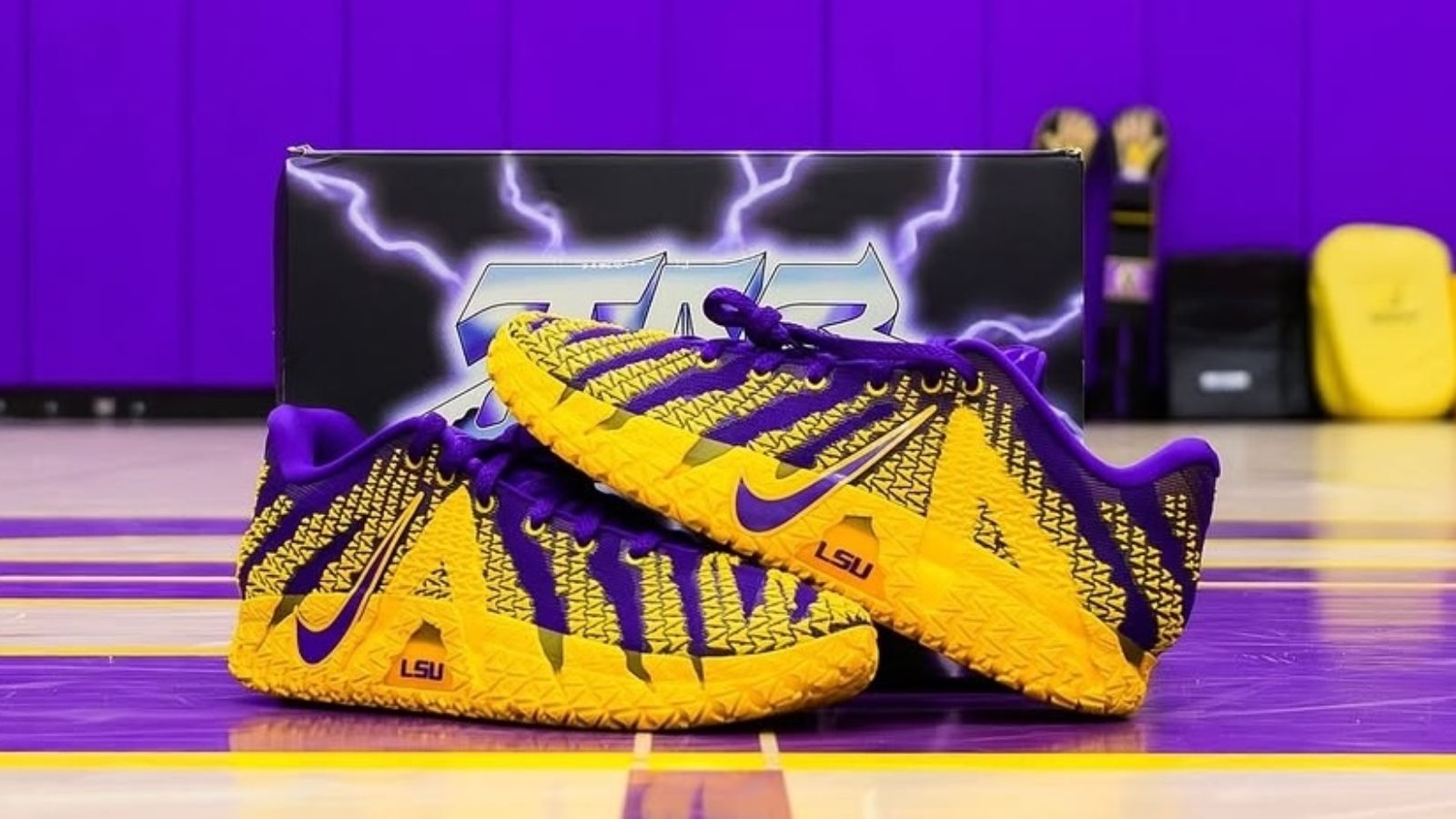 Hinh anh 8: Ja Morant trinh lang bo suu tap giay Nike Ja 3 NCAA PE doc quyen