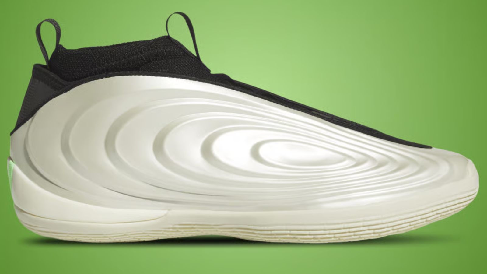 Hinh anh 3: James Harden gioi thieu giay adidas Harden Vol. 10 tren san dau