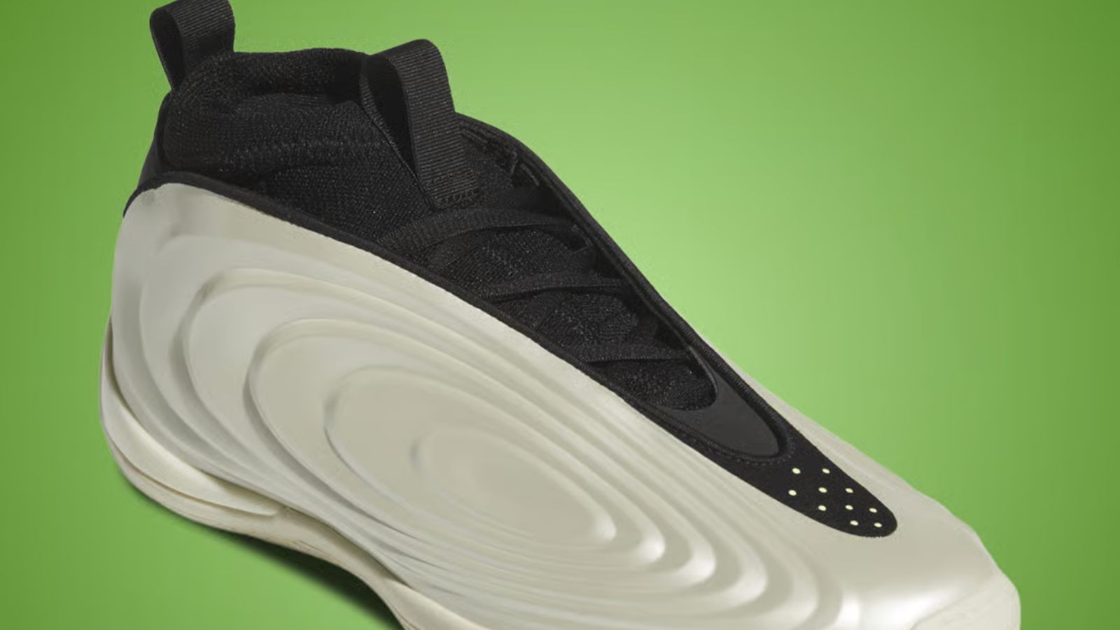 Hinh anh 4: James Harden gioi thieu giay adidas Harden Vol. 10 tren san dau