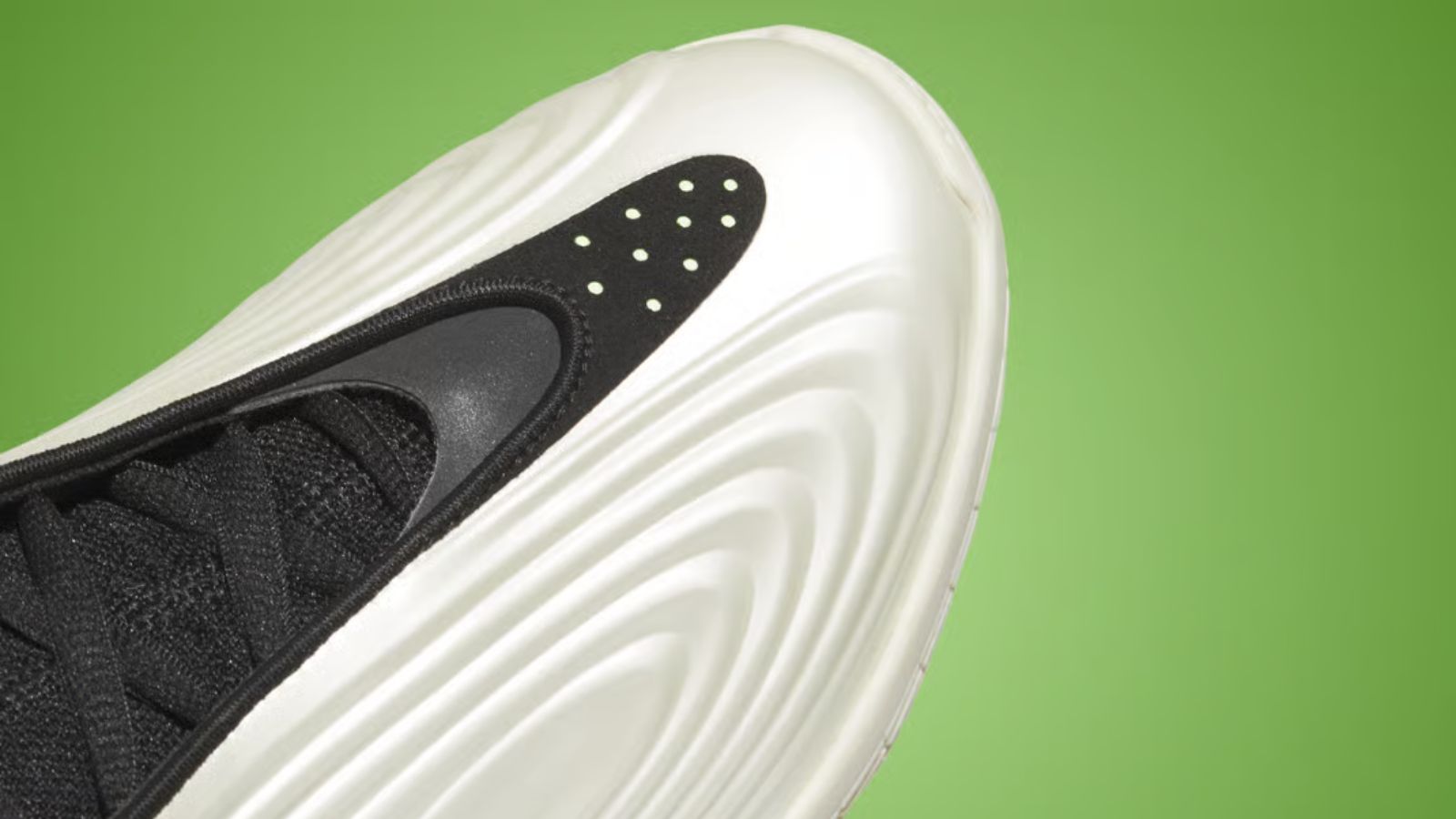 Hinh anh 6: James Harden gioi thieu giay adidas Harden Vol. 10 tren san dau