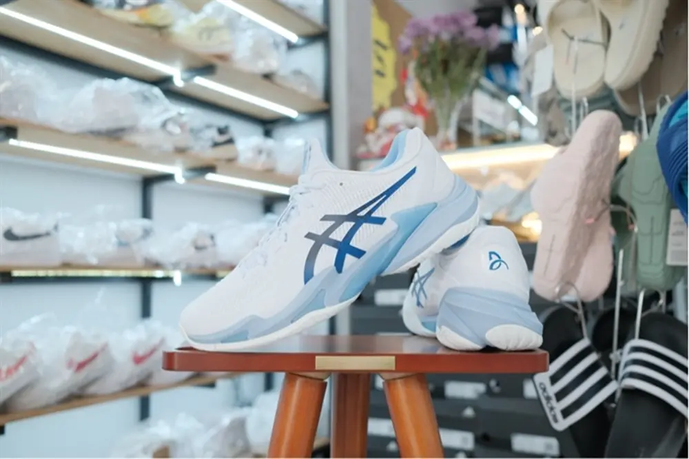 Alternative view of Giày Asics Court FF 3 Novak Clay 'White Tuna Blue' 1041A521-967