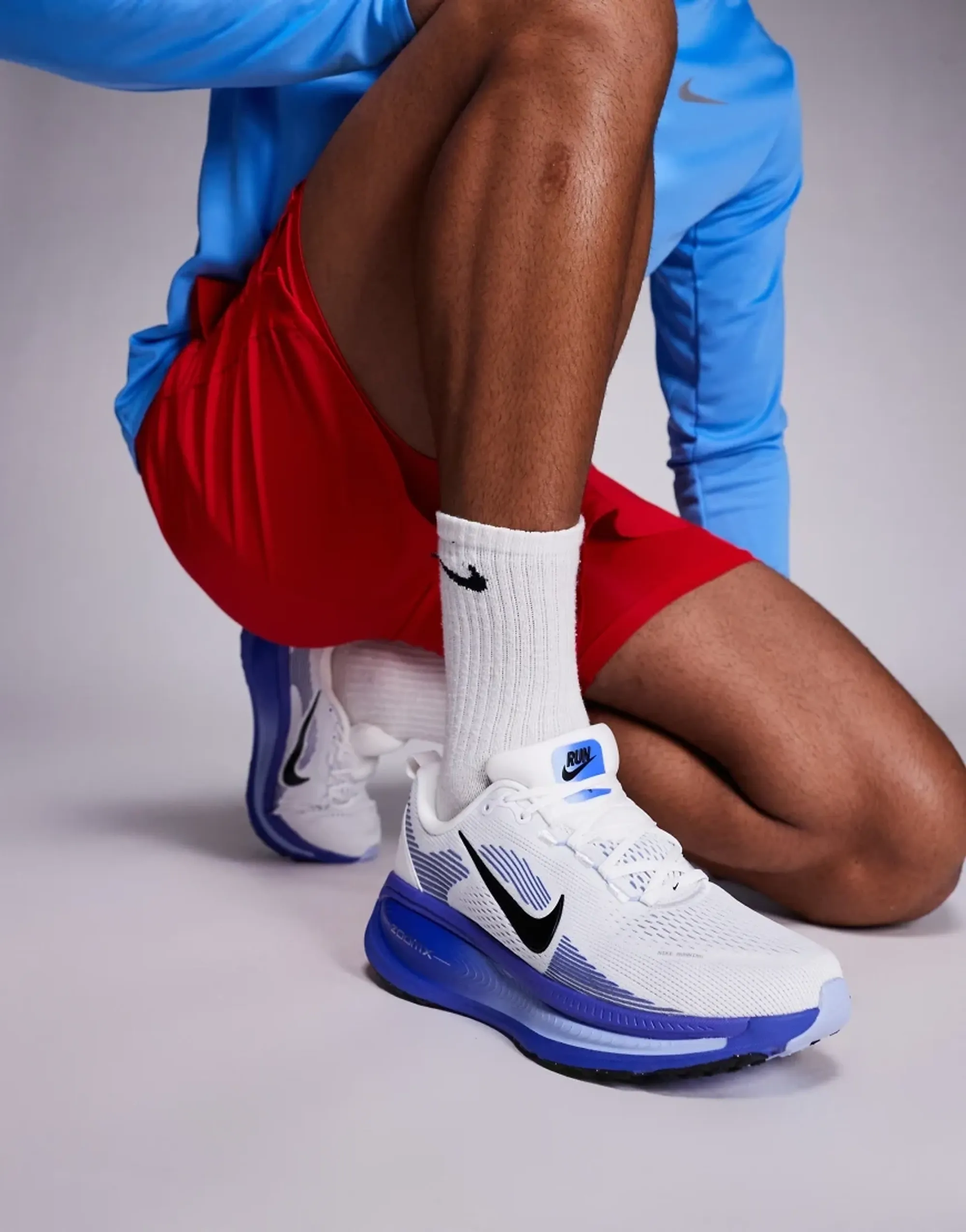 Hinh anh 1: Giay chay Nike Vomero 18 voi dem ZoomX va ReactX, danh gia sau 100km