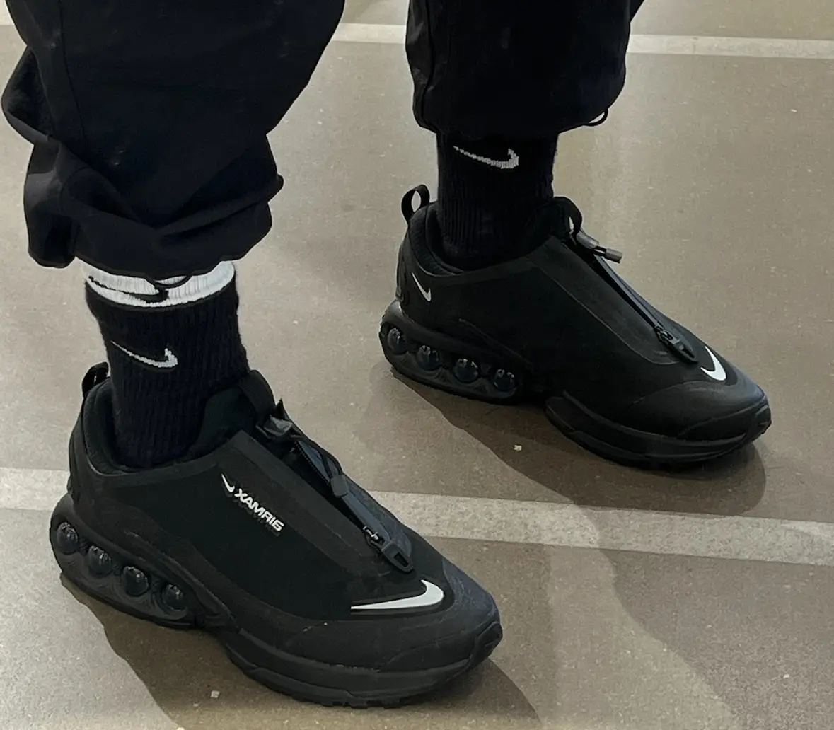 Alternative view of Giày Nike Air Max Dn Roam 'Black Metallic Silver' HQ8605-001
