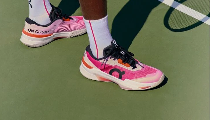 Hinh anh 1: Giay On Running Roger Fire voi cong nghe tien tien va thiet ke hien dai