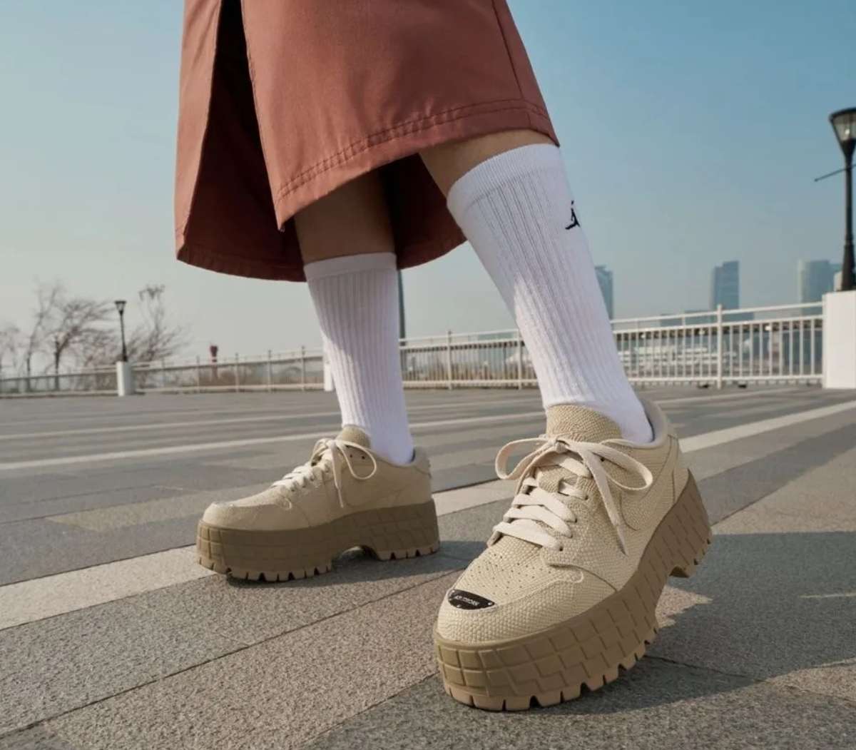 Alternative view of Giày Nike Air Jordan 1 Low Brooklyn ‘Rattan’ HF3184-200