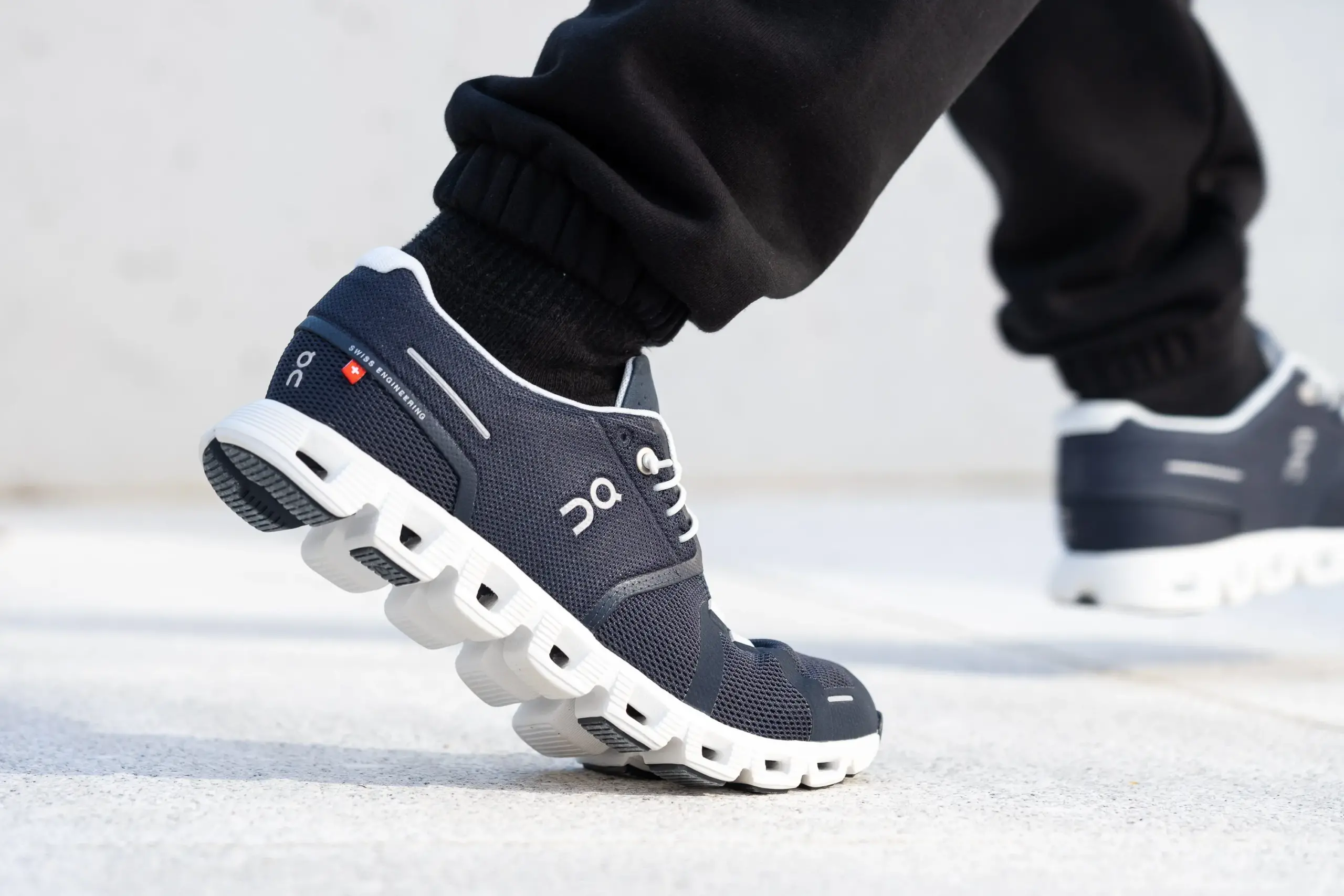 Hinh anh 3: Cac mau giay On Running cao cap voi thiet ke hien dai va cong nghe tien tien