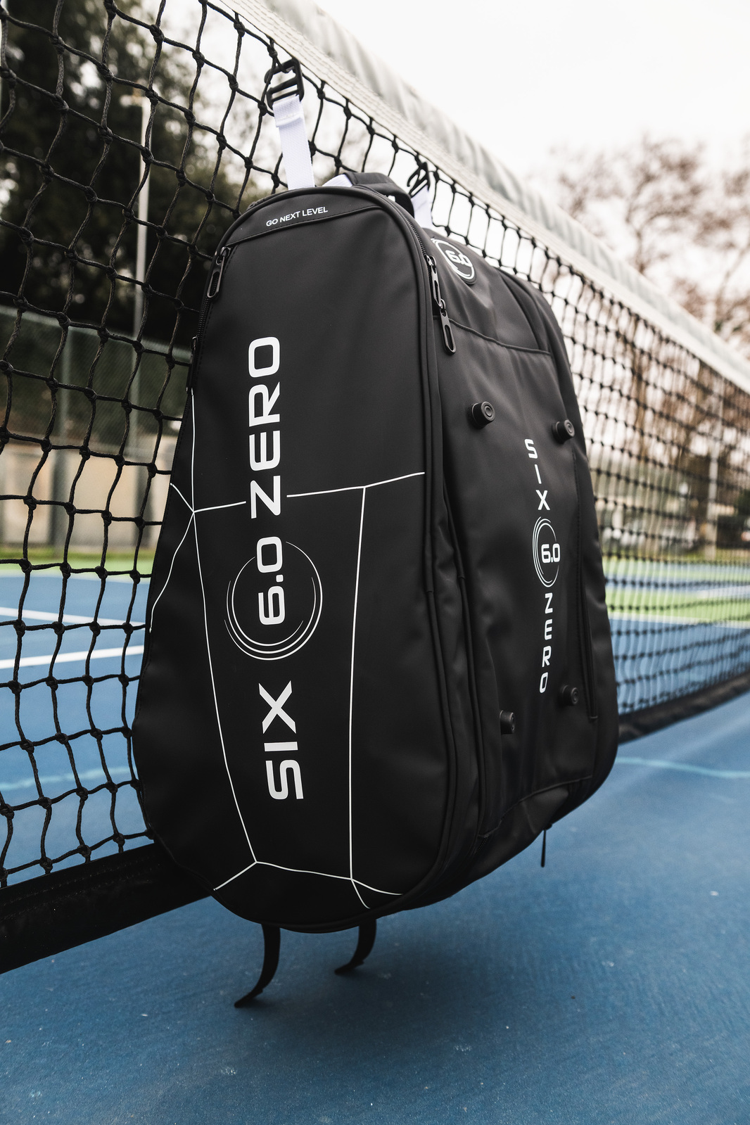 Hinh anh 4: Tui va balo Pickleball chat luong cho nam 2026, bao gom cac thuong hieu nhu CRBN, JOOLA, va Franklin.