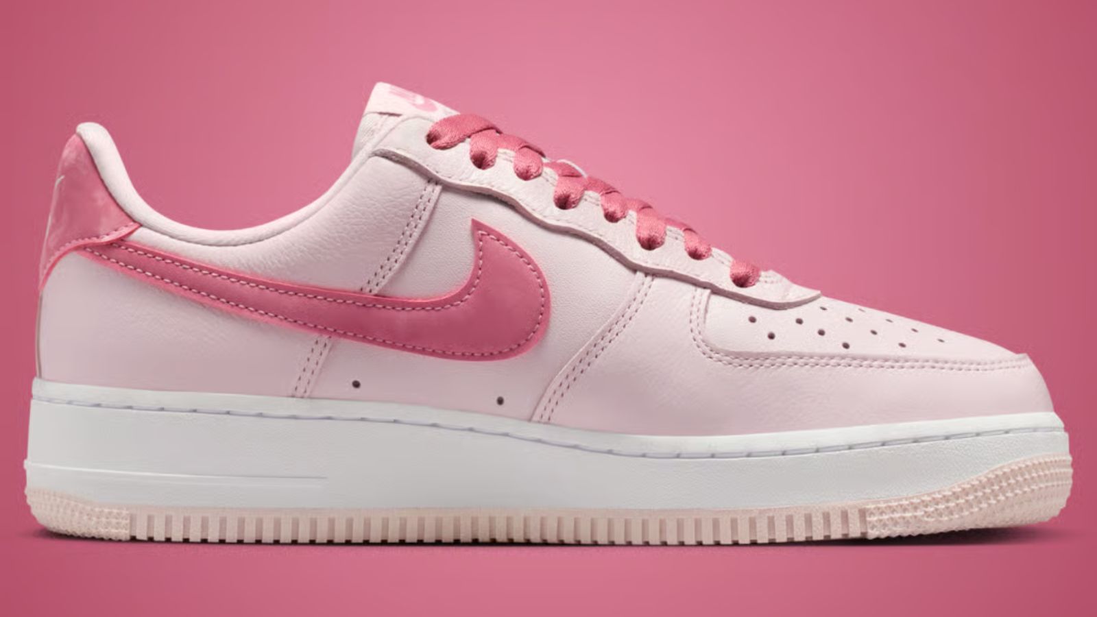 Hinh anh 2: Nike Air Force 1 Valentine’s Day 2026 voi sac hong ngoc trai nhat va thiet ke tinh te