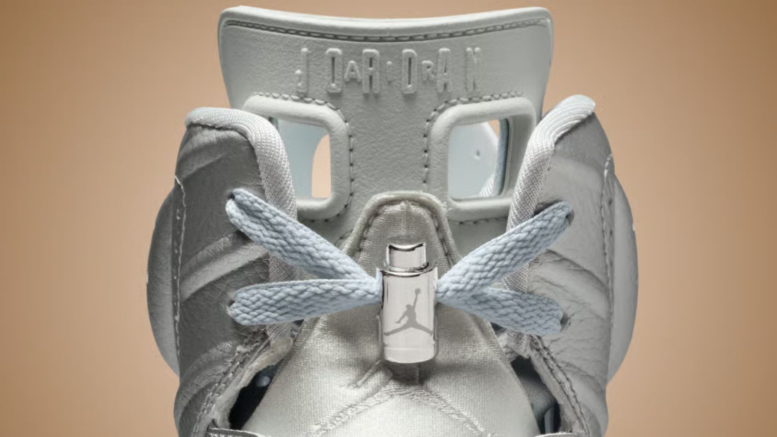 Hinh anh 6: Giay PSG x Jordan 6 'Metallic Silver' phu bac anh kim