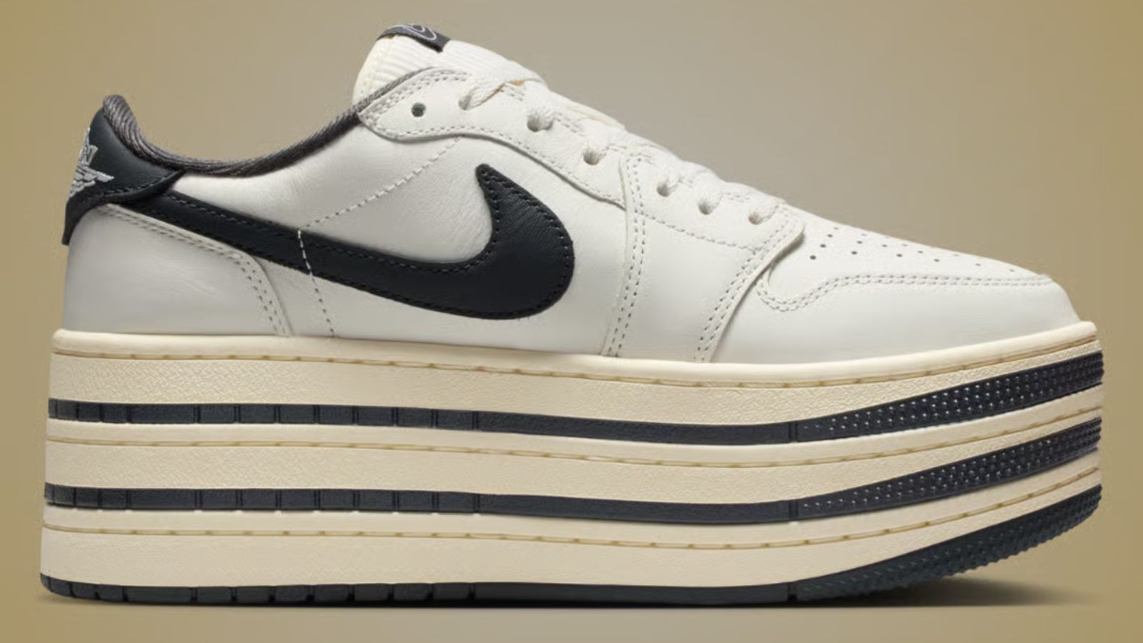 Hinh anh 6: Giay Air Jordan 1 Triple Stack voi de platform ba tang doc dao danh cho nu