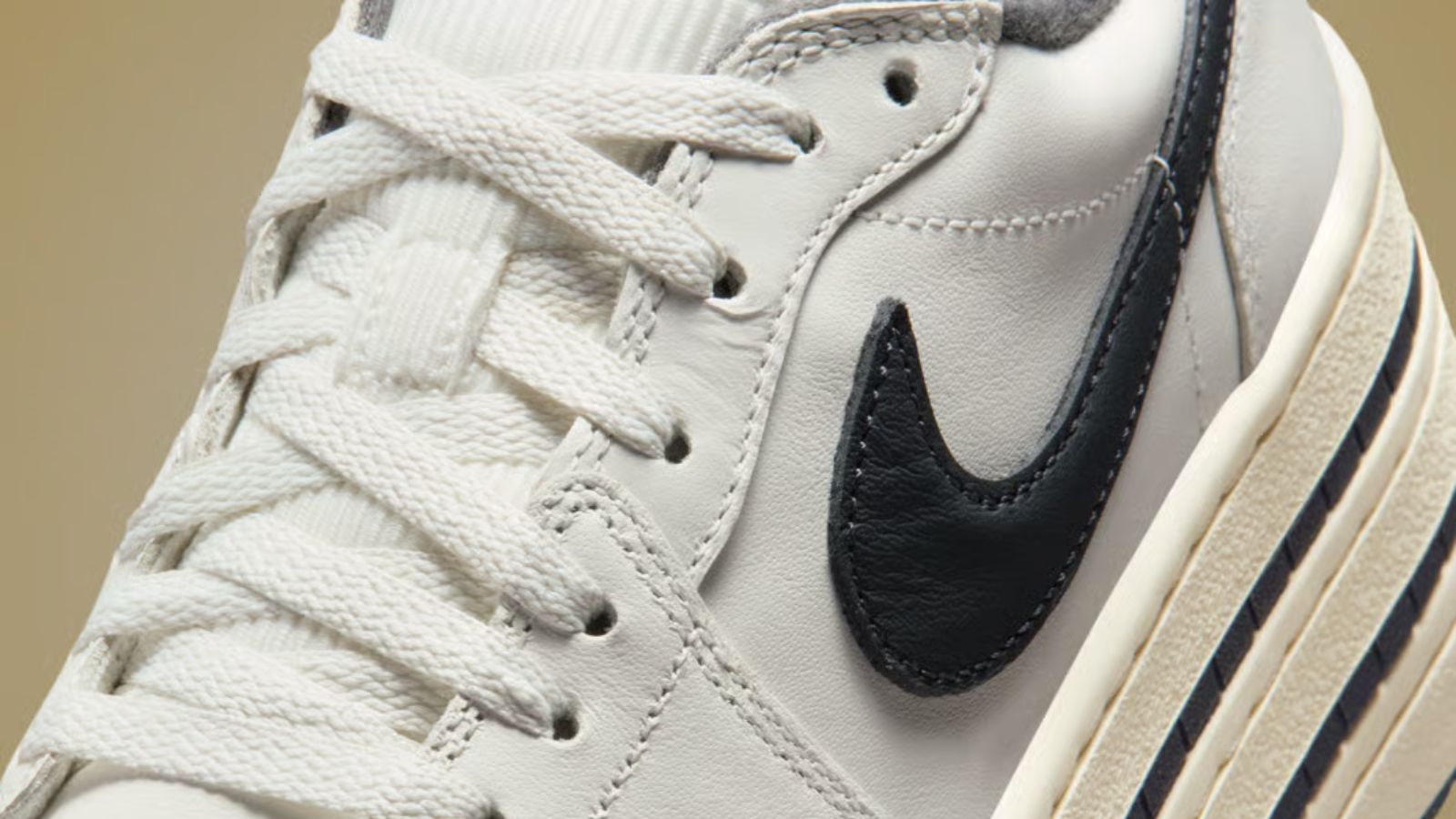 Hinh anh 7: Giay Air Jordan 1 Triple Stack voi de platform ba tang doc dao danh cho nu