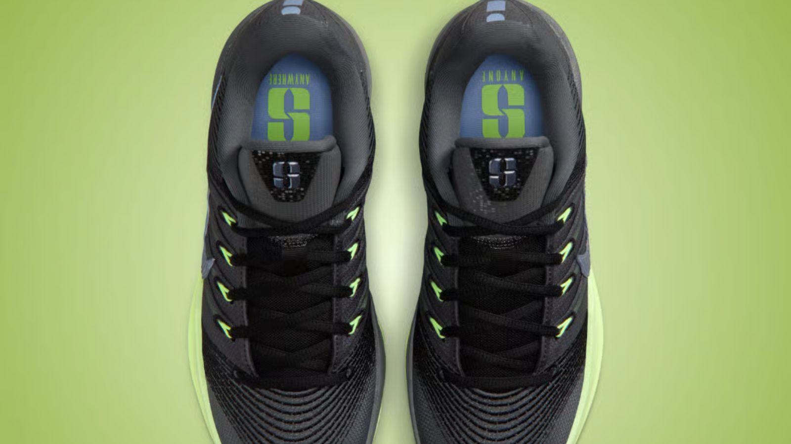 Hinh anh 3: Nike Sabrina 3 Barely Volt phoi mau den va xanh neon, lay cam hung tu Oregon Ducks.