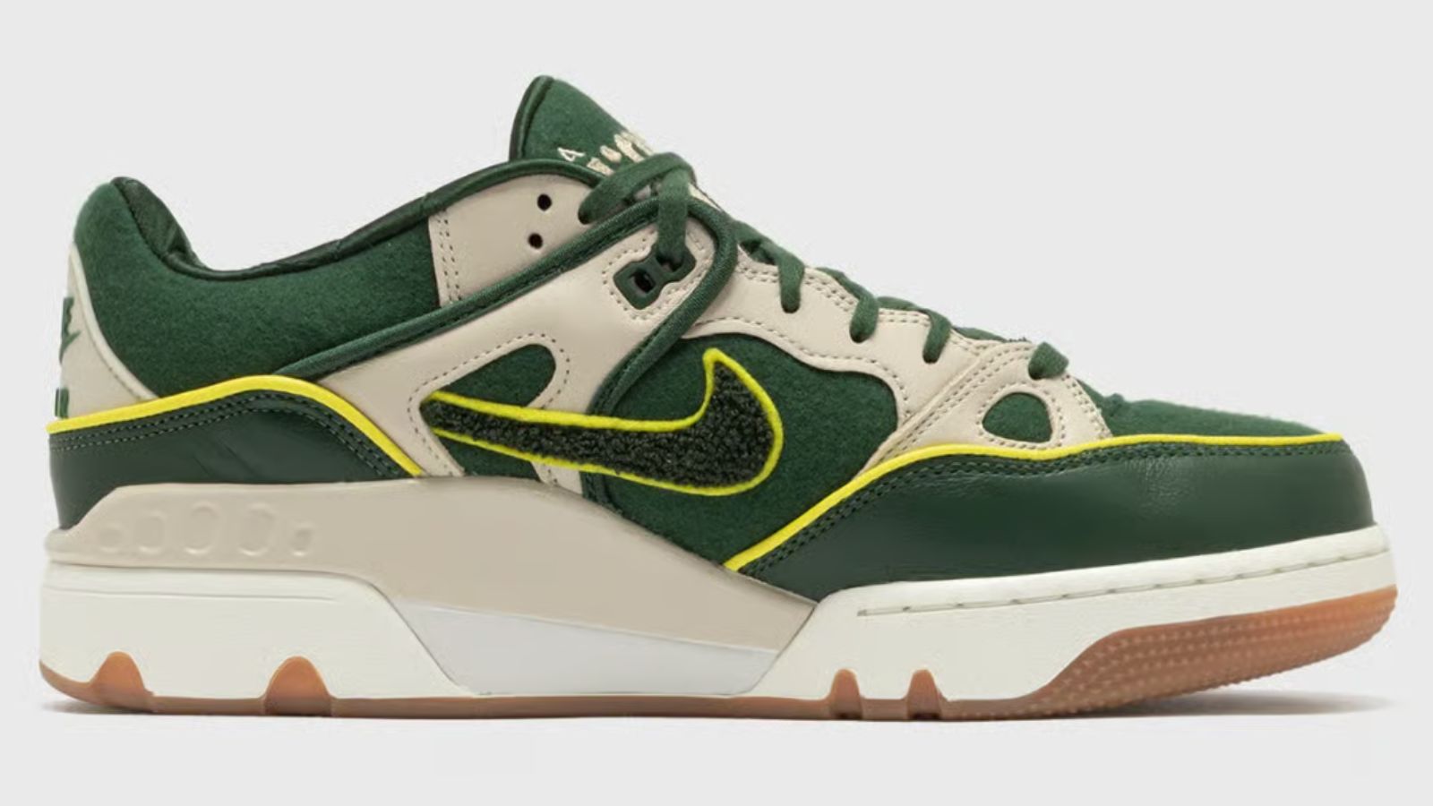 Hinh anh 6: Nike Air Force 3 phoi mau Oregon va Georgetown tu NIGO