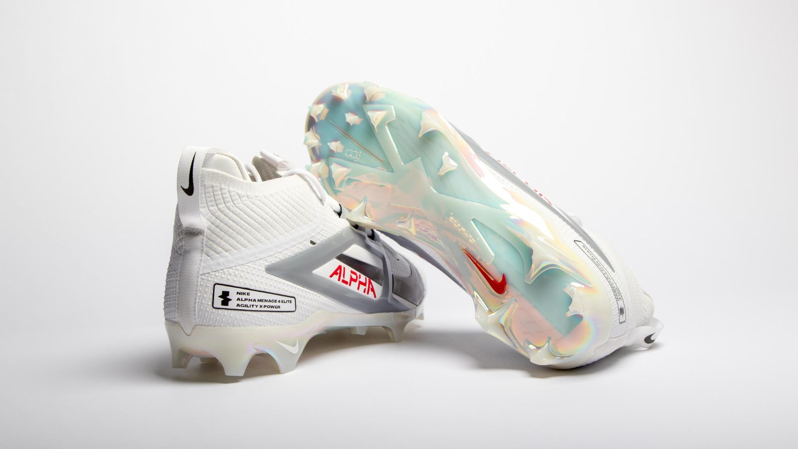 Hinh anh 5: Justin Herbert mang cleats custom Nike Sabrina 3 trong tran NFL