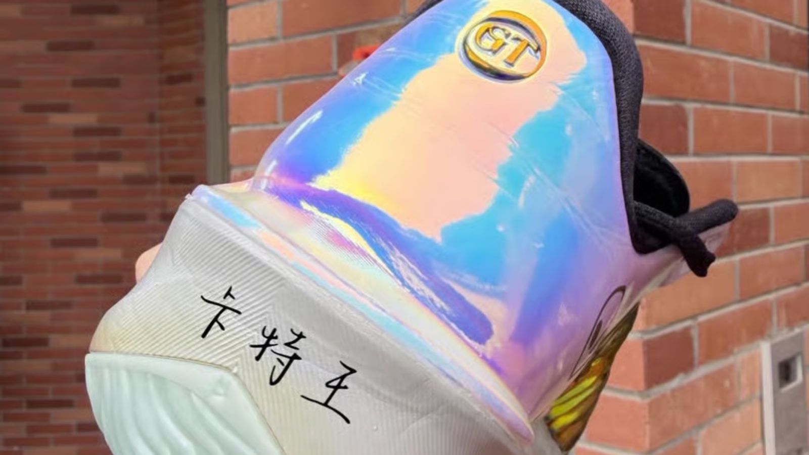 Hinh anh 4: Victor Wembanyama cung Nike GT Cut 4 PE All-Star voi thiet ke shimmer doc dao