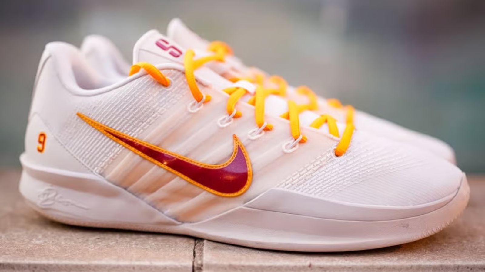 Hinh anh 4: Doi Nike Sabrina 3 PE doc quyen cho Jazzy Davidson voi mau sac USC