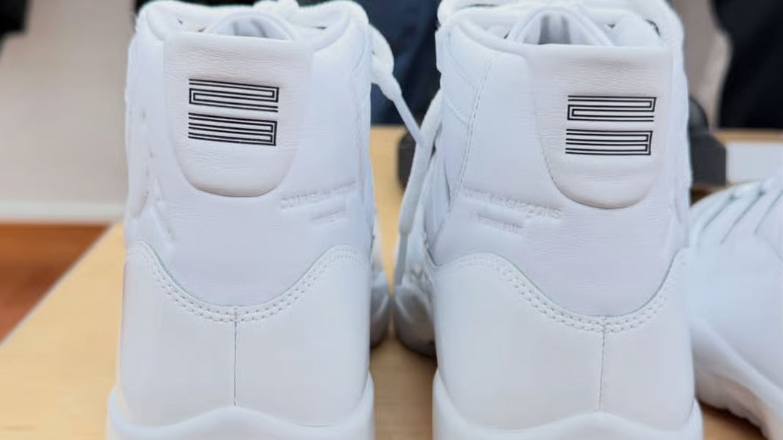 Hinh anh 5: Air Jordan 11 x Comme des Garcons tai Paris Fashion Week