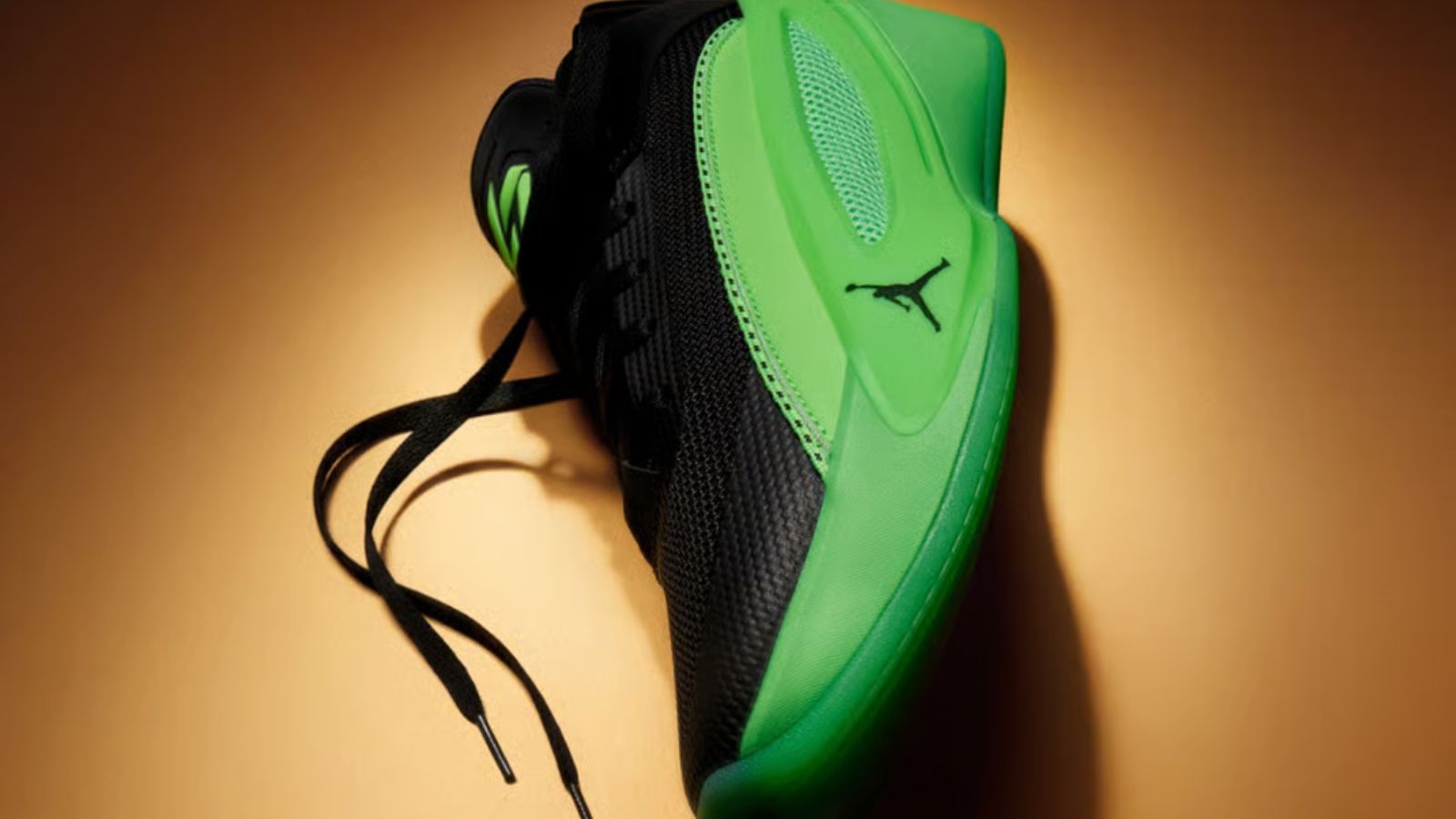 Hinh anh 3: Jordan Luka 5 cua Luka Doncic voi phoi mau Illusion Green va cong nghe ISOband