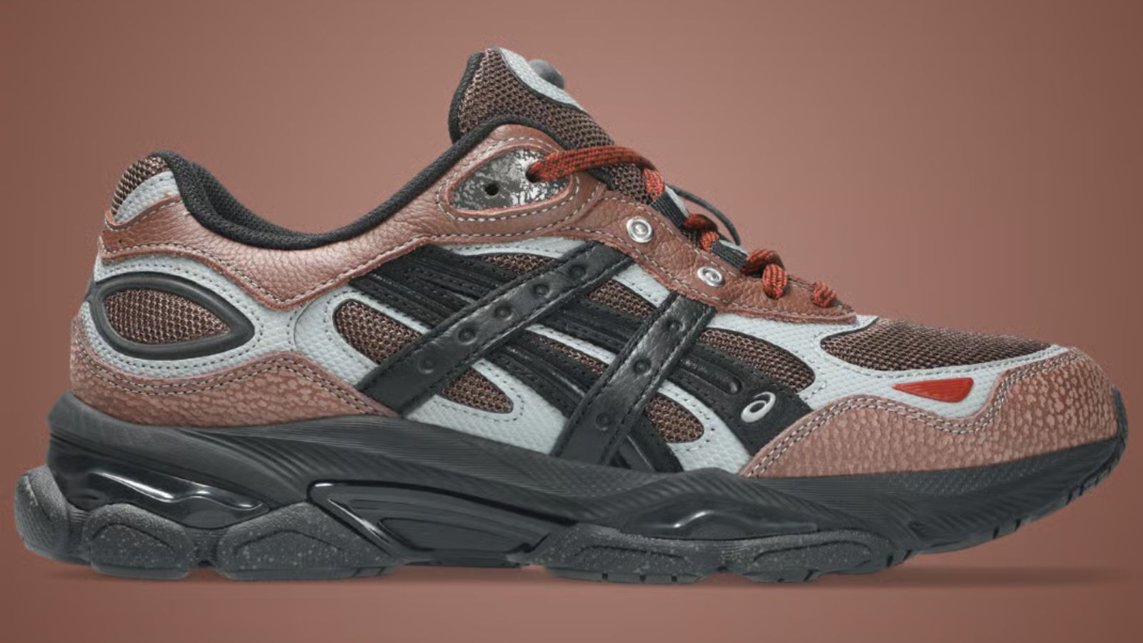 Hinh anh 2: Hinh anh giay HAL Studios x Asics Gel-NYC 2.0 voi hai phoi mau khac nhau.