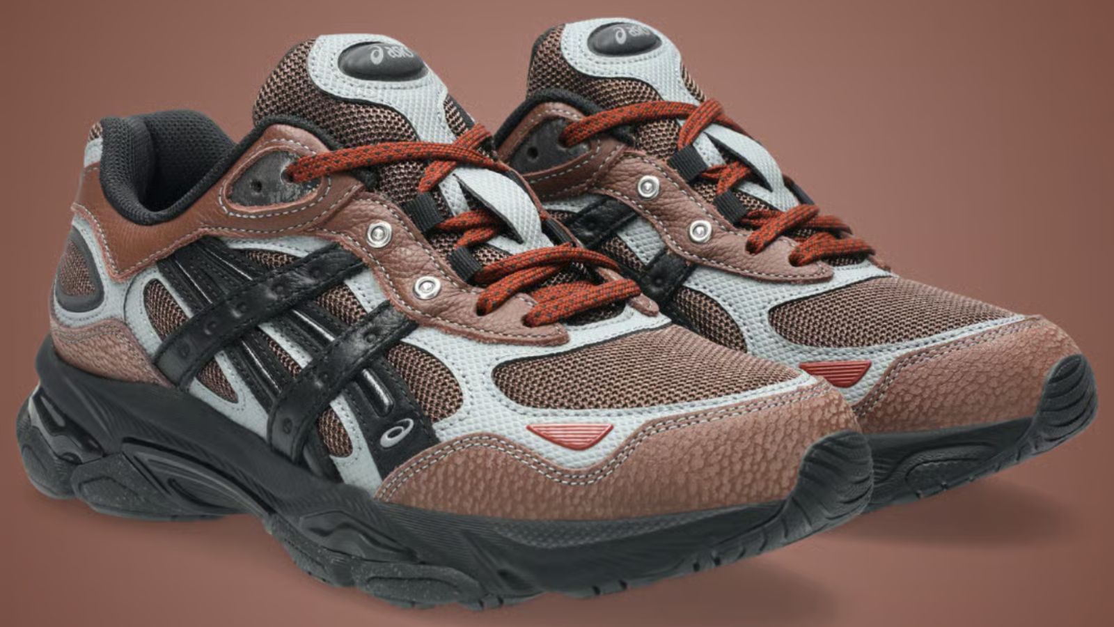 Hinh anh 3: Hinh anh giay HAL Studios x Asics Gel-NYC 2.0 voi hai phoi mau khac nhau.