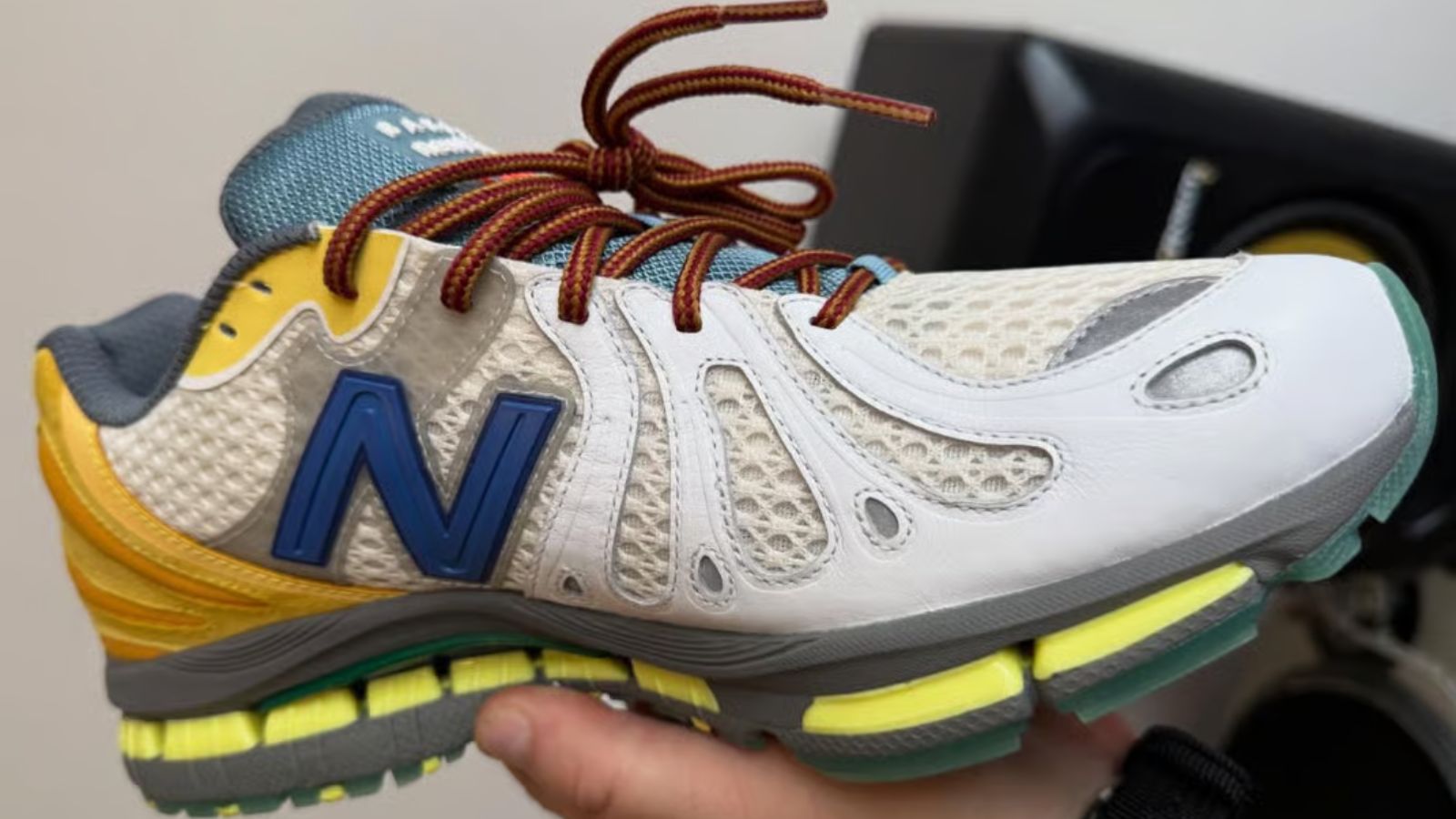 Hinh anh 5: Hinh anh Action Bronson x New Balance 1890 voi thiet ke an tuong