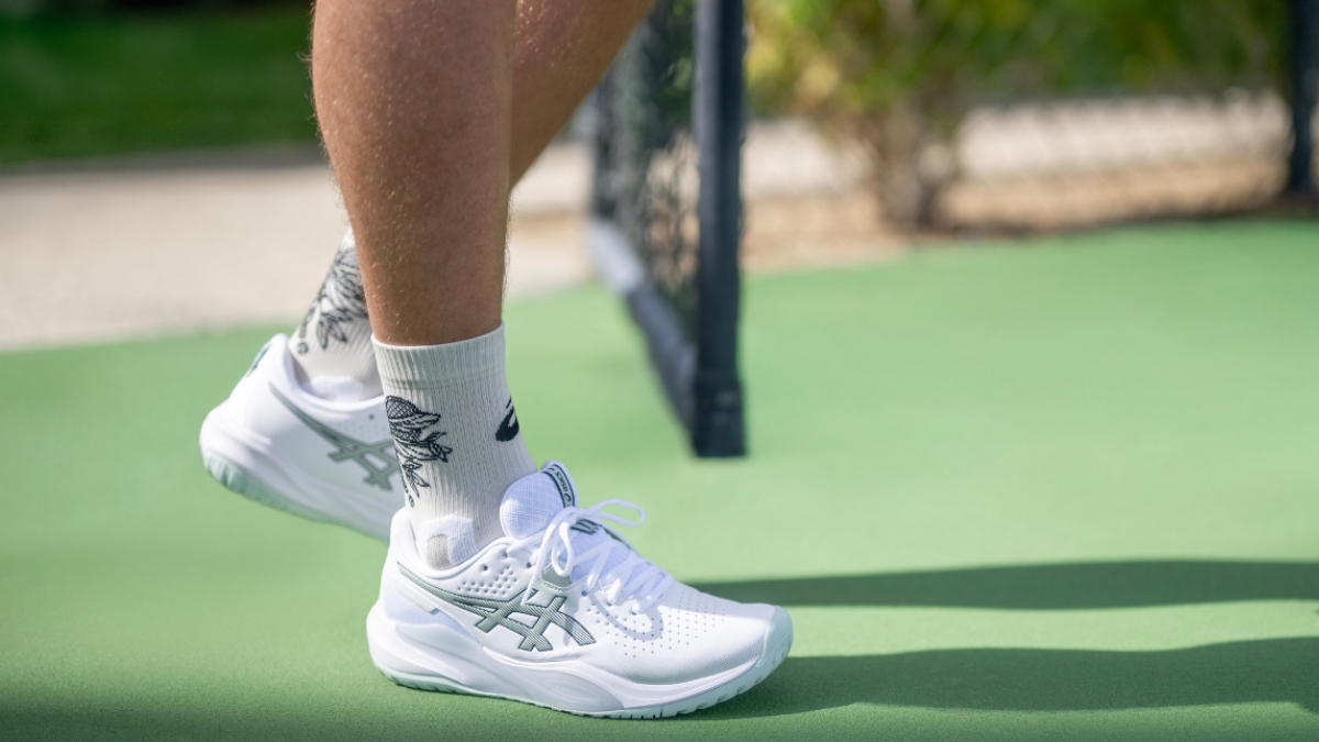 Hinh anh 4: Giay tennis ASICS Gel-Challenger 15 voi thiet ke ben bi va cong nghe tien tien.