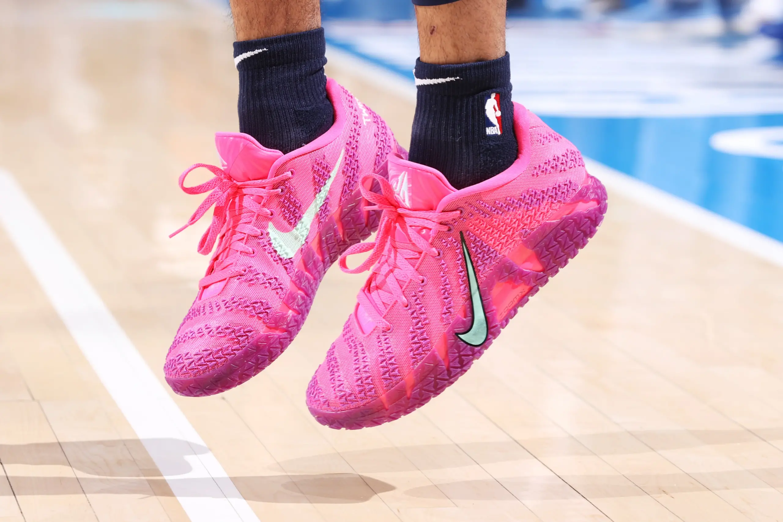 Nike Ja 3: Cú bật vươn tới dải ngân hà