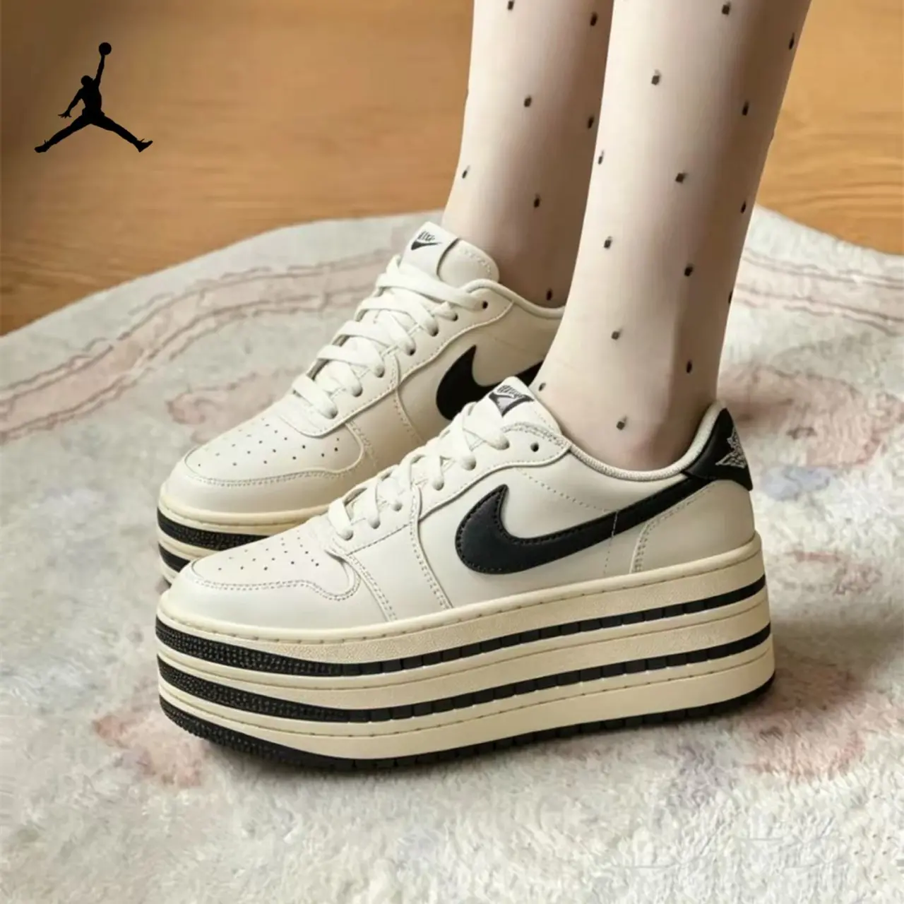 Alternative view of Giày Nike Air Jordan 1 Triple Stack ‘Sail’ HV8288-100