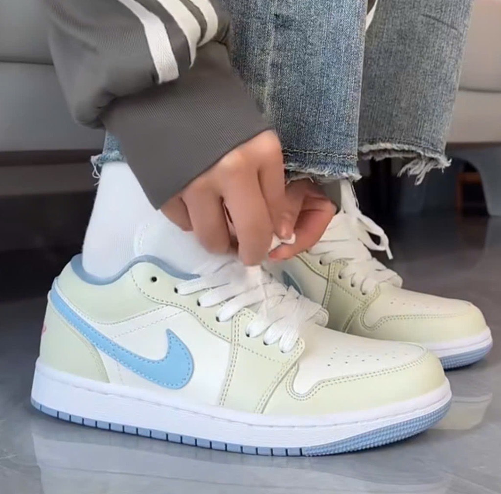 Alternative view of Giày Nike Air Jordan 1 Low 'Sail Jade Aura' DC0774-108