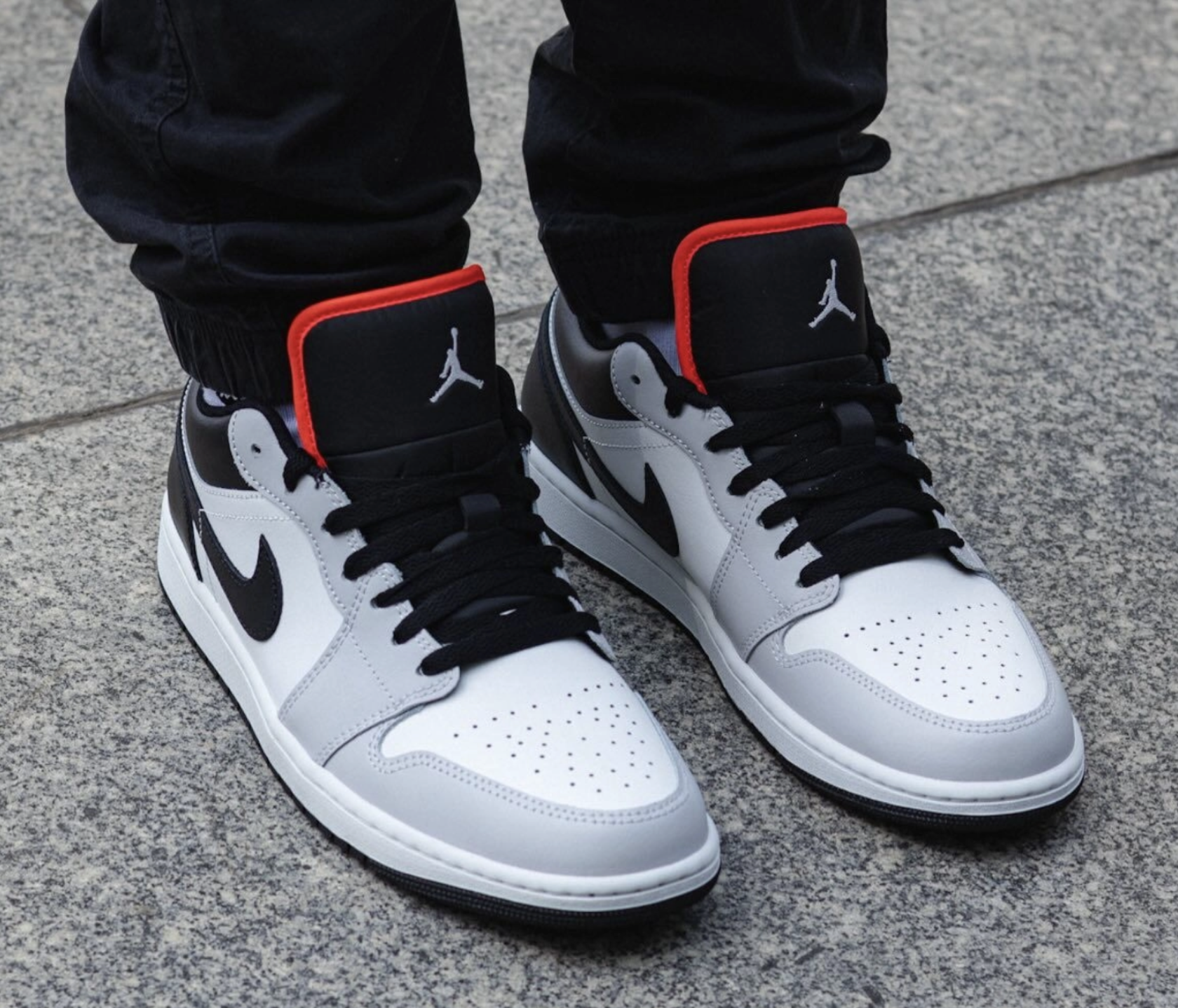 Alternative view of Giày Nike Air Jordan 1 Low ‘Neutral Grey Infrared’ 553558-045