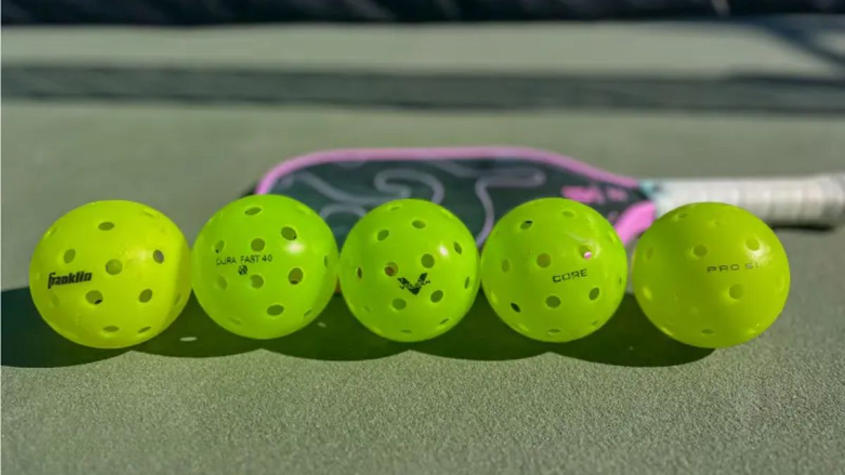 Hinh anh cac loai bong pickleball tot nhat nam 2026