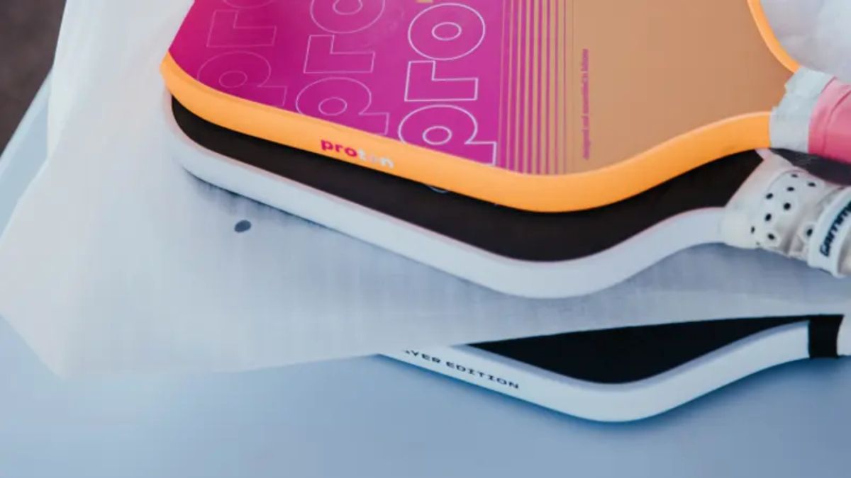 Bo suu tap qua tang pickleball 2026: Vot, bong, luoi, tui va phu kien