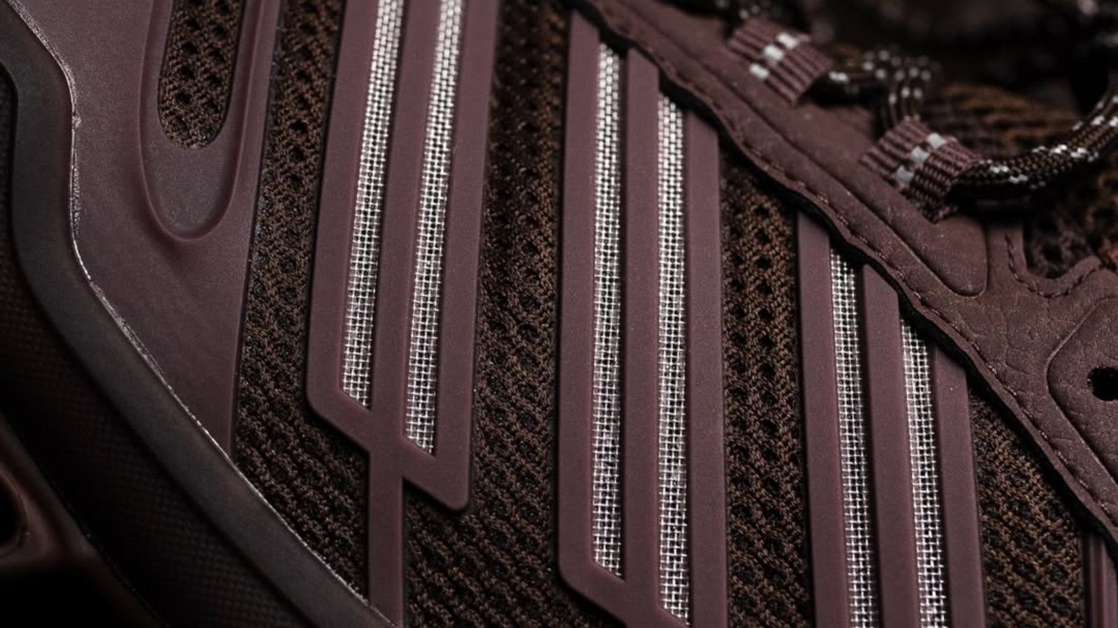 Hinh anh 4: adidas Megaride AG “Burgundy” voi phoi mau do ruou vang va thiet ke cong nghe nam 2026