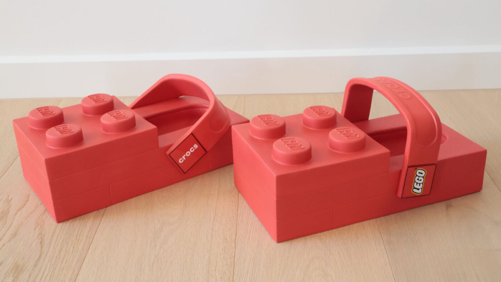 Hinh anh 6: Hinh anh LEGO x Crocs Brick Clog voi thiet ke mau sac sac so