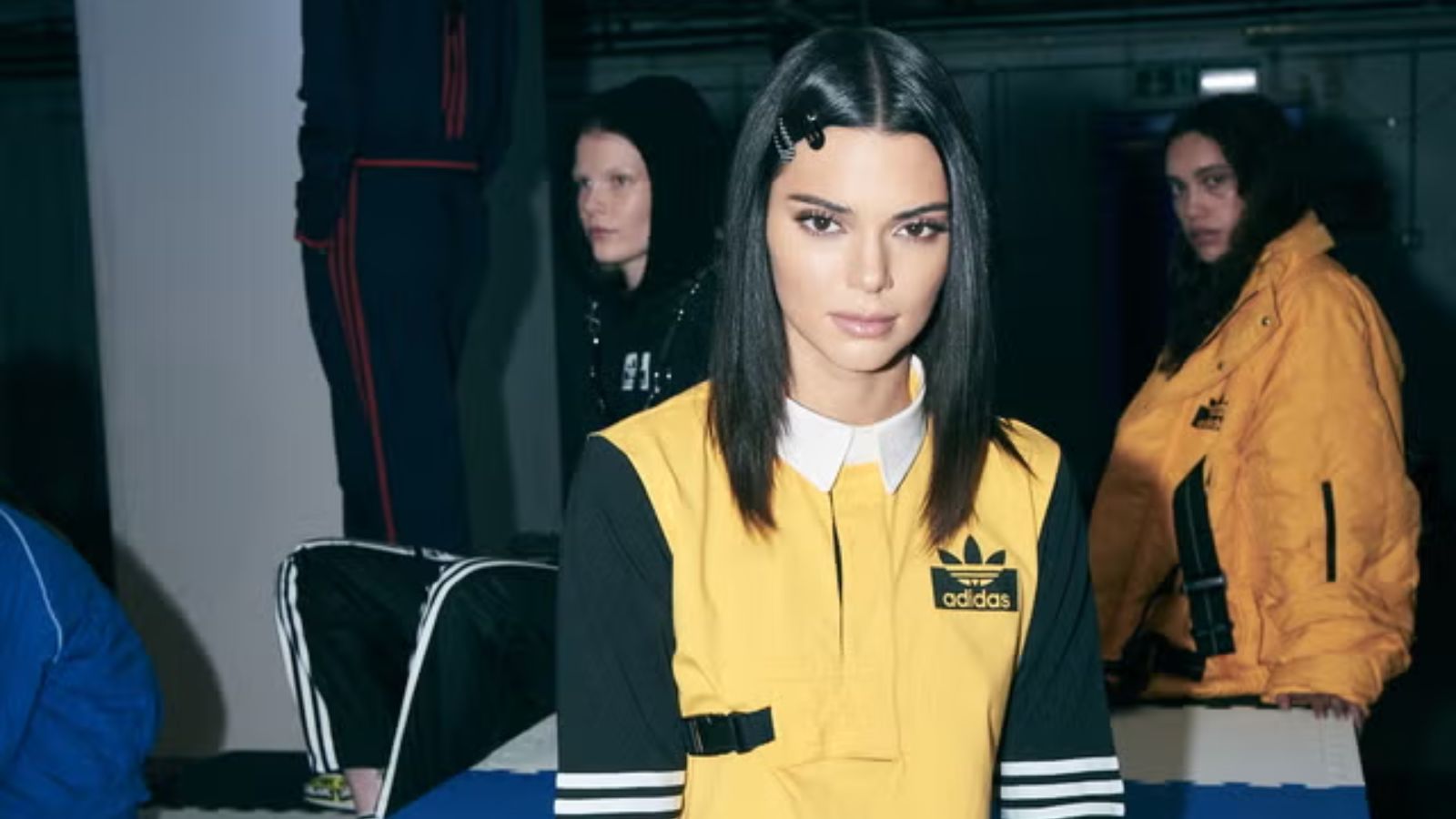 Hinh anh 5: Kendall Jenner tro thanh guong mat dai dien toan cau cho adidas Originals, dien trang phuc va sneaker the thao doi thuong.