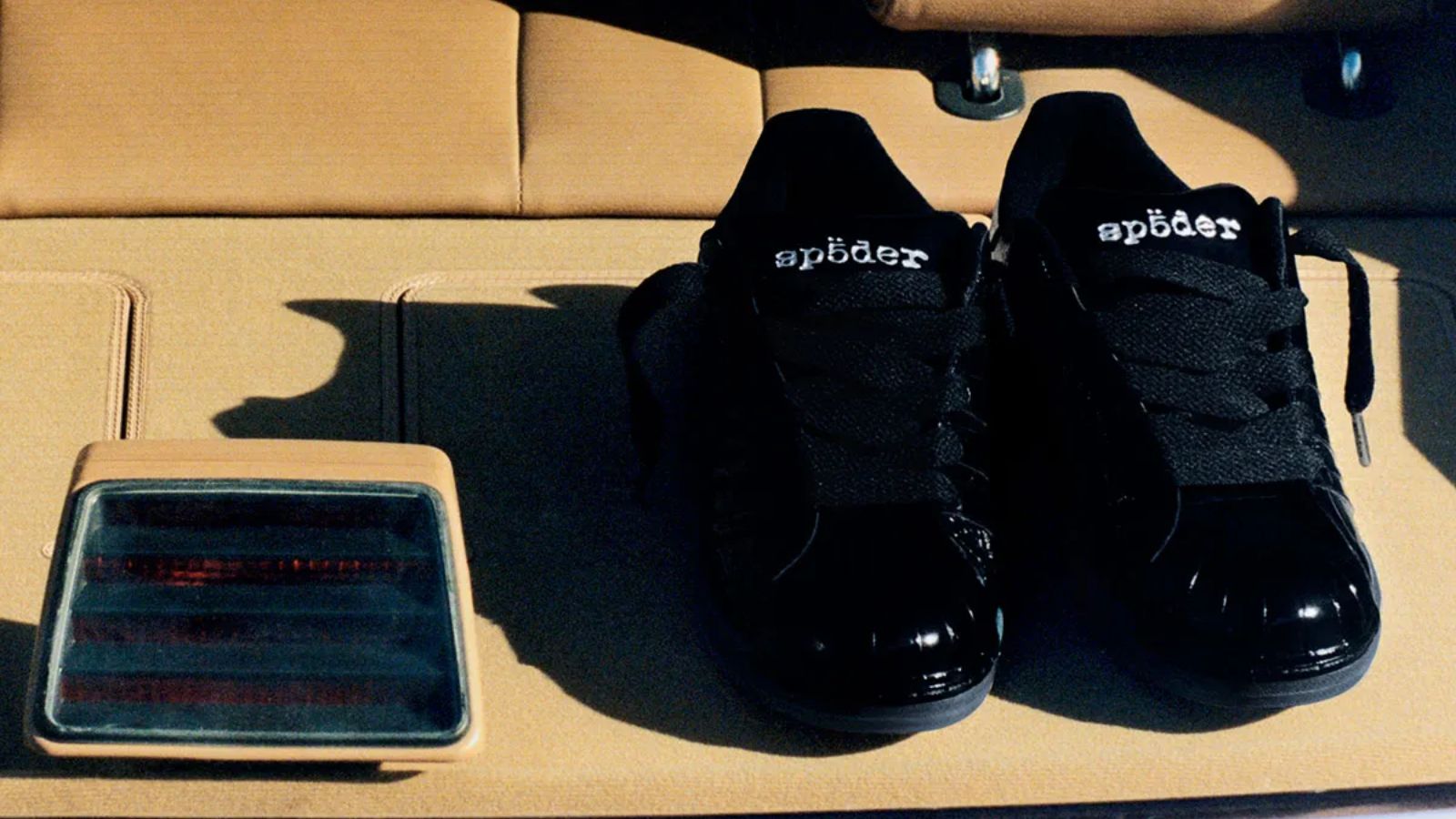 Hinh anh 3: Giay SP5DER x adidas Superstar Supermodified 2026 voi thiet ke shell toe cua Young Thug