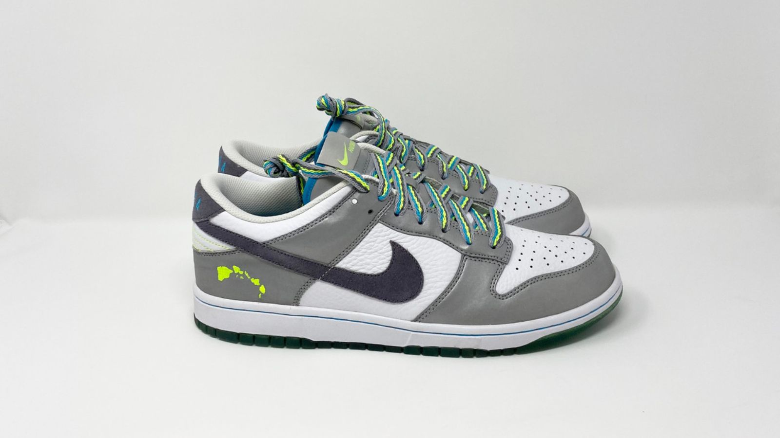 Hinh anh 9: Nhung doi sneaker noi bat tai Super Bowl tu Nike va BAPE