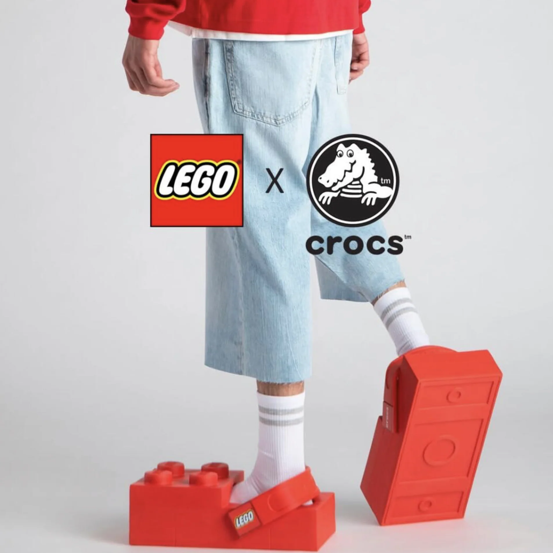 Giay LEGO x Crocs Brick Clog 2026 mau do voi thiet ke giong vien gach LEGO