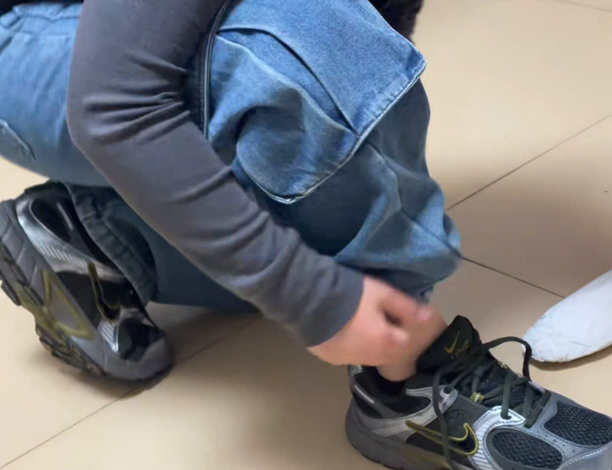 Alternative view of Giày Nike V5 RNR 'Olive Flak Sequoia' HQ6411-300