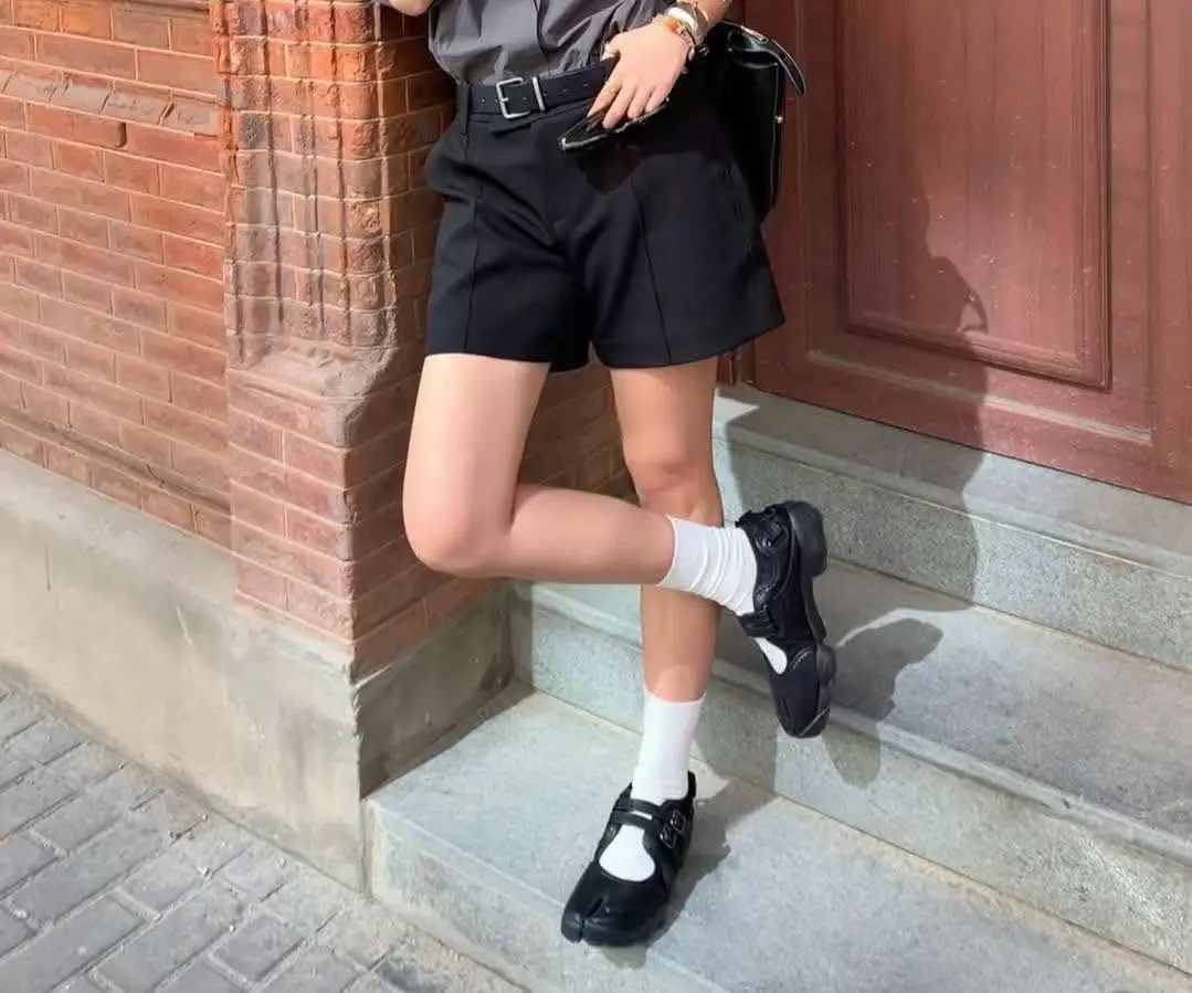 Alternative view of Giày Nike Air Rift 'Triple Black Buckle Strap' IB8881-001