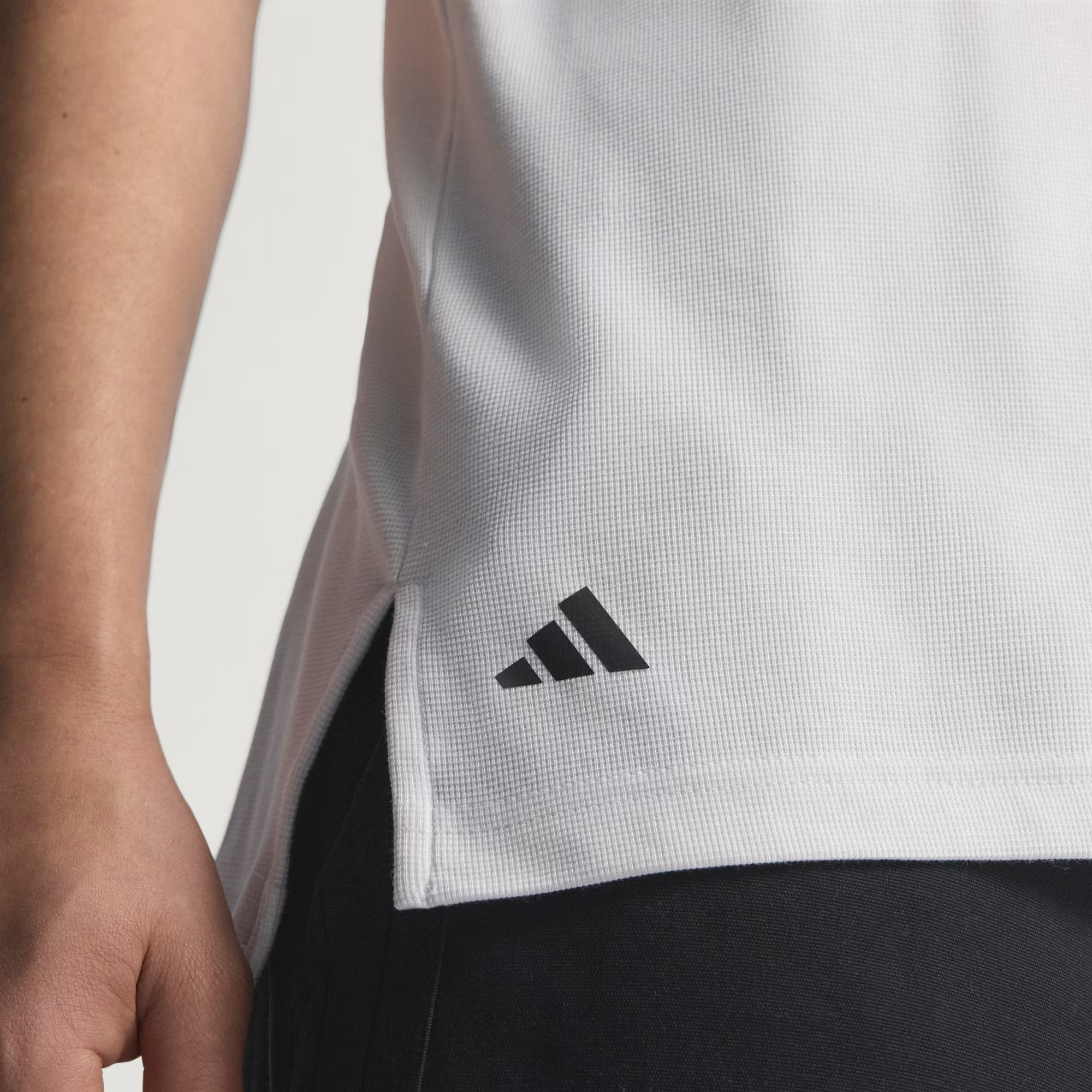 Áo Adidas Mercerdes - AMG Petronas Formula 1 Team Engineers 'White' KE5524 - Ảnh 2