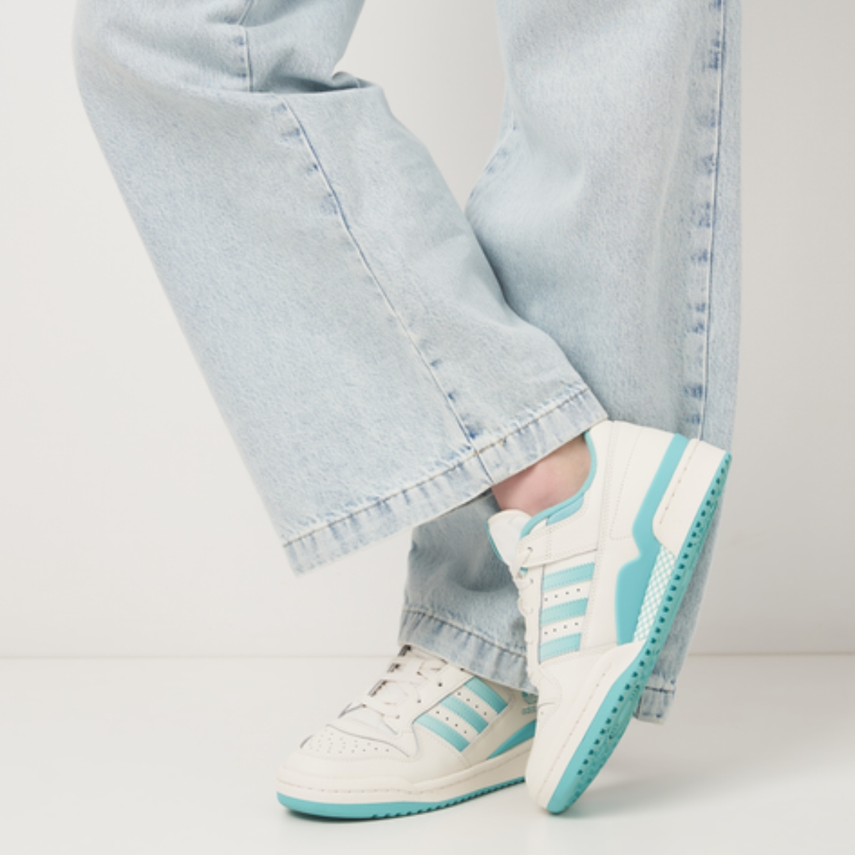 Alternative view of Giày Adidas Forum Low CL 'Cloud White' JI3258