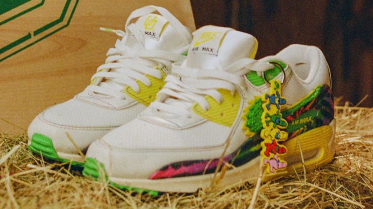 Nike Air Max 90 Grateful Ducks phien ban restock 2026 voi thiet ke tie-dye va gau nhay mua.