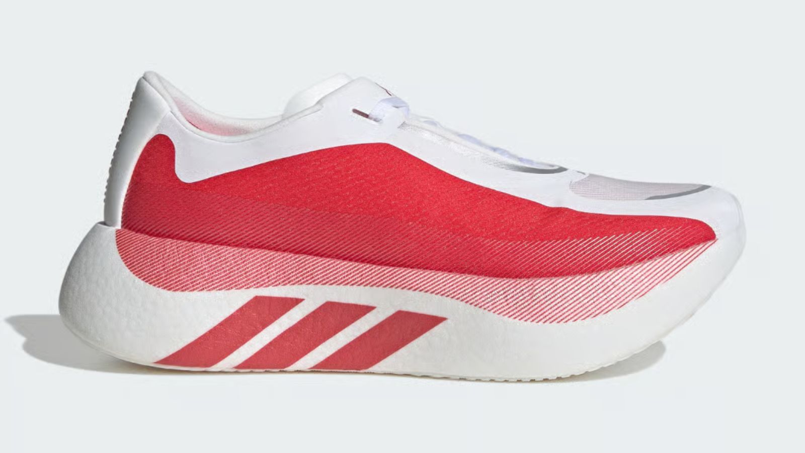 Hinh anh 1: Zinedine Zidane di giay adidas Hyperboost Edge 2026 tai Dubai