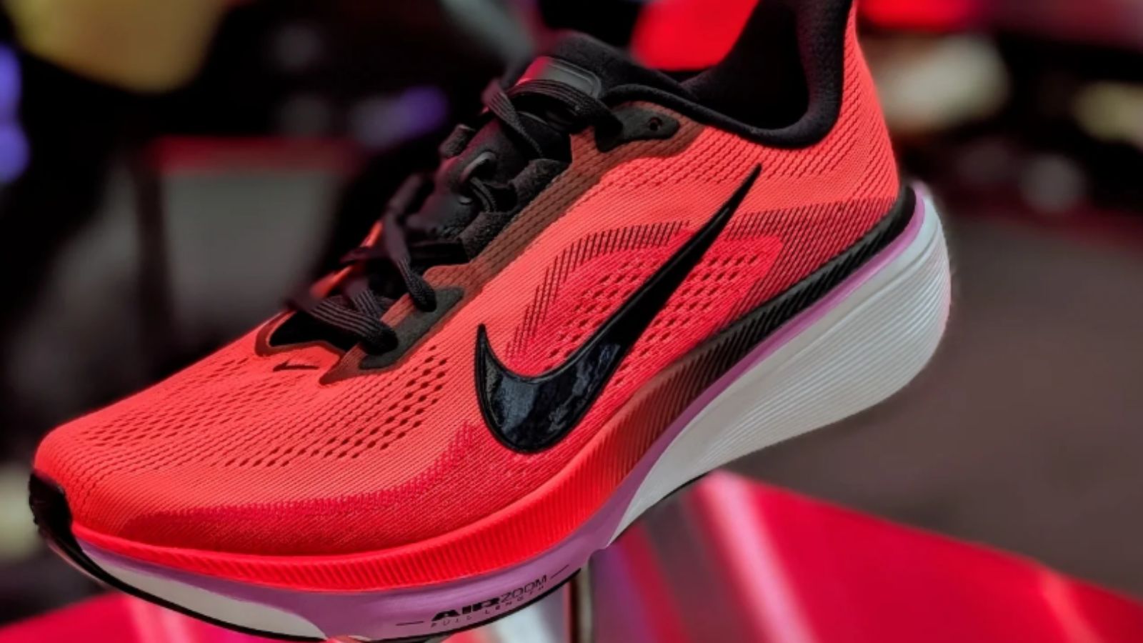 Hinh anh 8: Nike Pegasus 42 voi cong nghe ReactX va Zoom Air, phien ban giay chay bo moi nhat nam 2026.